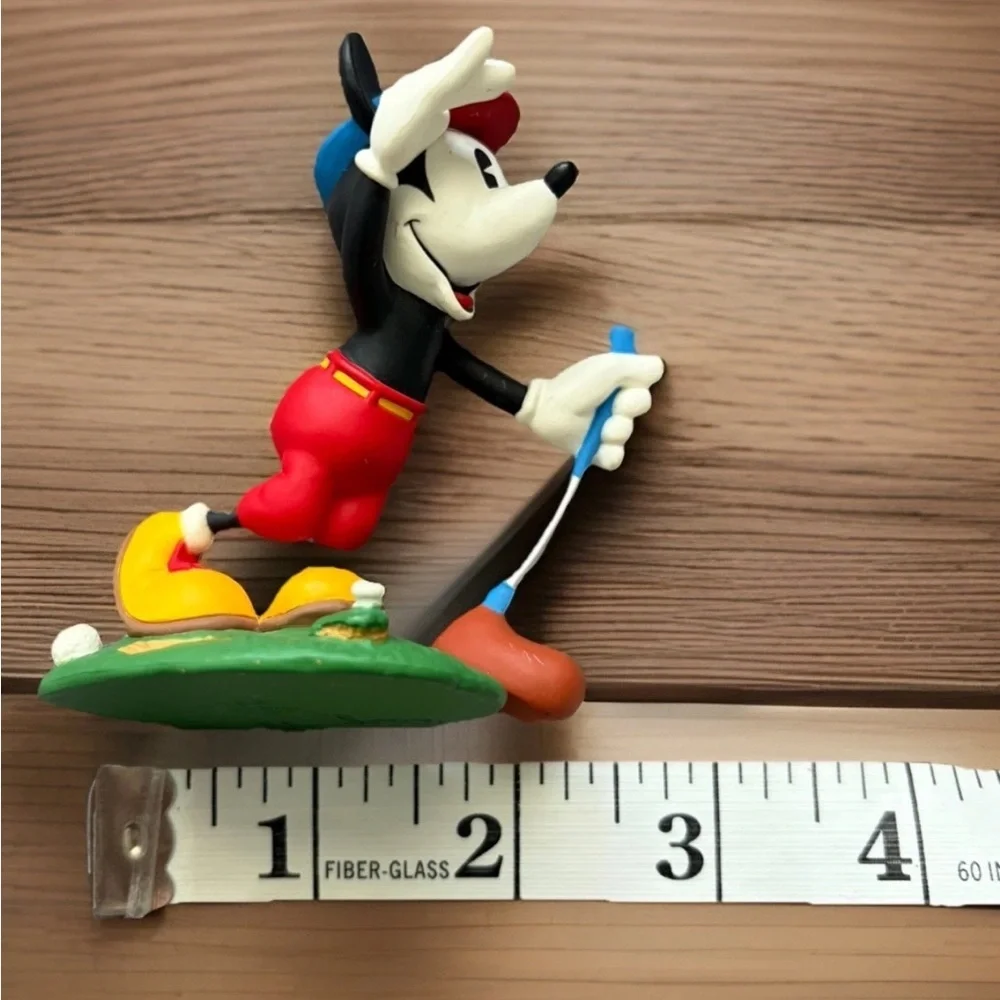 MICKEY'S LONG SHOT Christmas Ornament 1997 HALLMARK KEEPSAKE Mickey Mouse Golfer